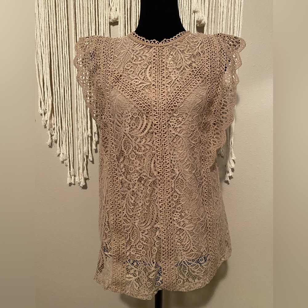 Women’s tan lace top